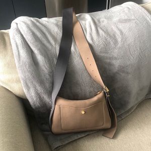 Cuyana Small Recycled Sling Bag